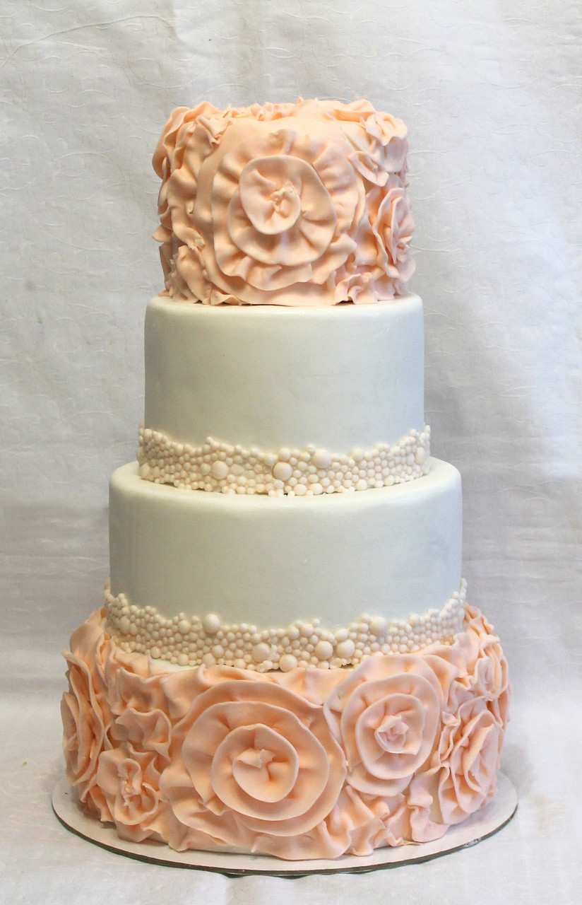свадебный торт в персиковом цвете фото